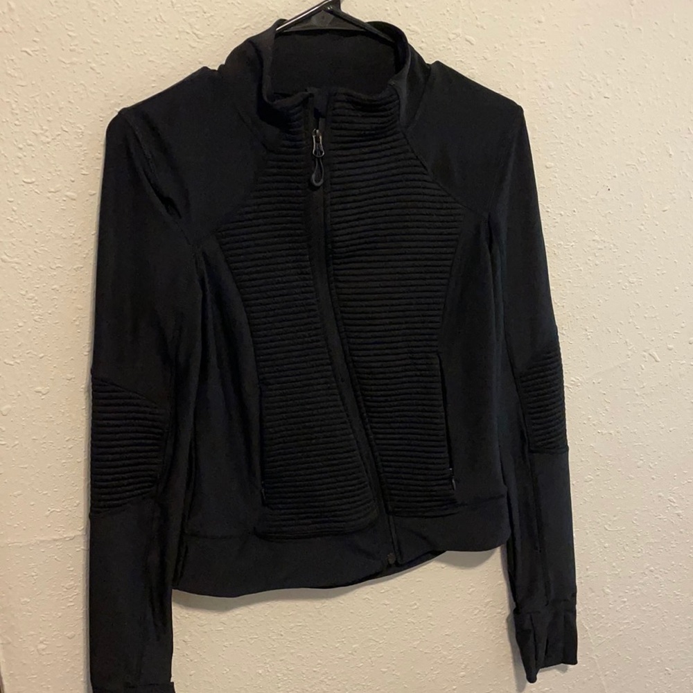 Black long sleeve workout jacket